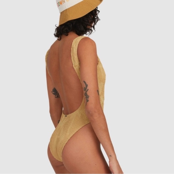 🔥🔥BILLABONG - VERANO SQUARE TANKER ONE PIECE🔥🔥 - Picture 8 of 11